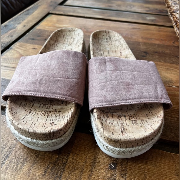 Esprit Brenna Slides - Picture 3 of 3